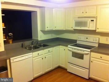 Building Photo - 102 Township Ct