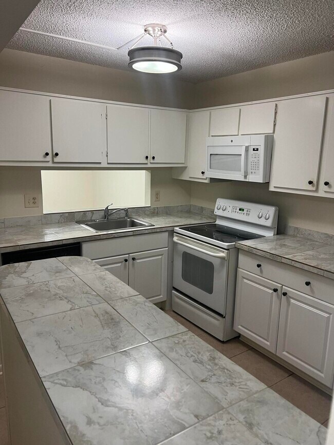 Foto del edificio - 6272 Chasewood Dr