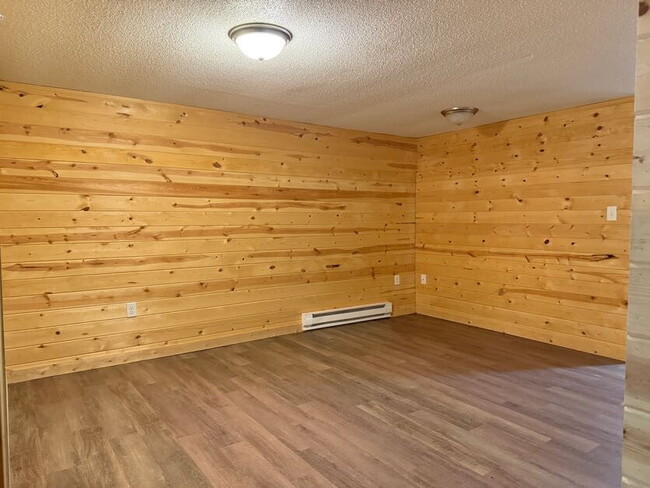 Building Photo - 603 2nd Ave W