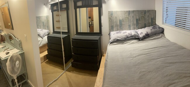 Bedroom - 409 Swift St