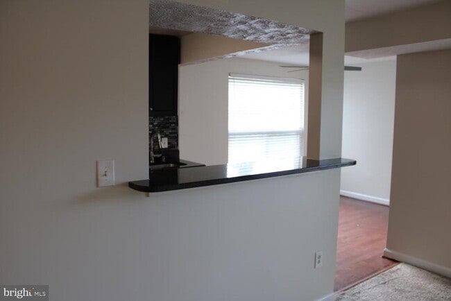 Building Photo - 7927 Mandan Rd