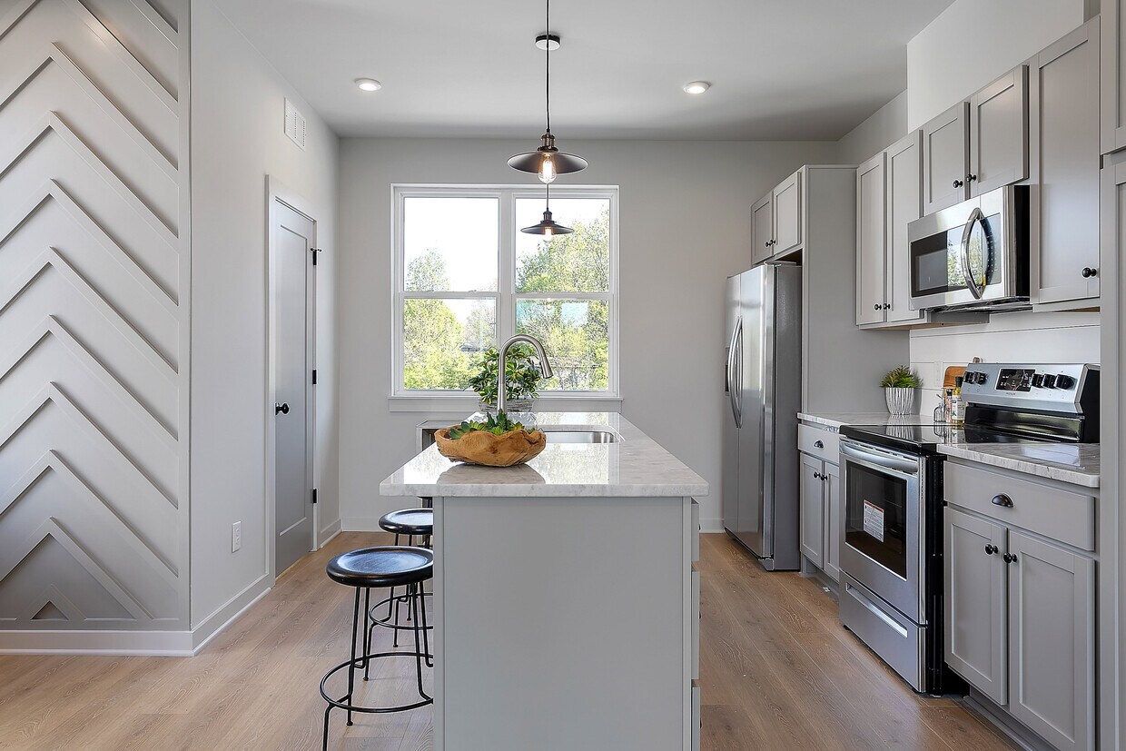 Foto principal - 300 E Village Ln