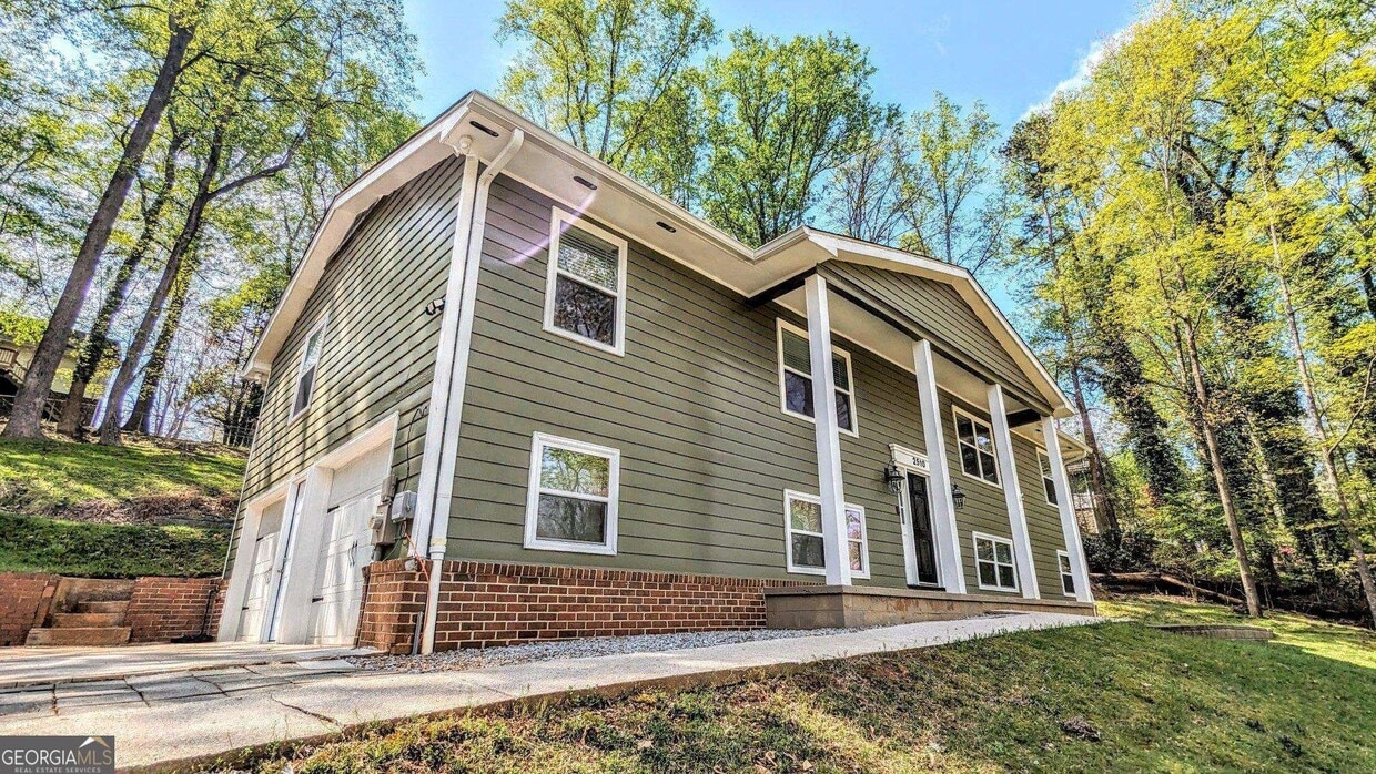 Primary Photo - 2510 Cove Rd