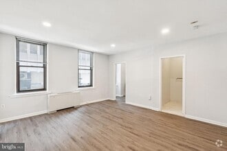 Building Photo - 135 S 19th St