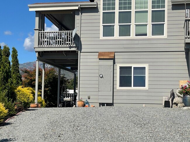 Foto del edificio - 148 Lakeview Ln