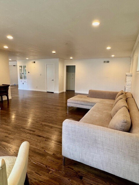 Foto del edificio - 80 Greenway Dr