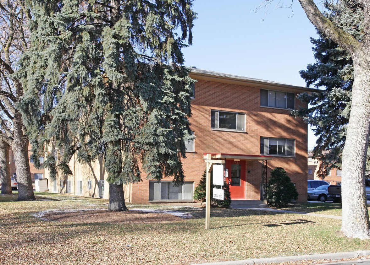 Primary Photo - 7426 Oliver Ave S