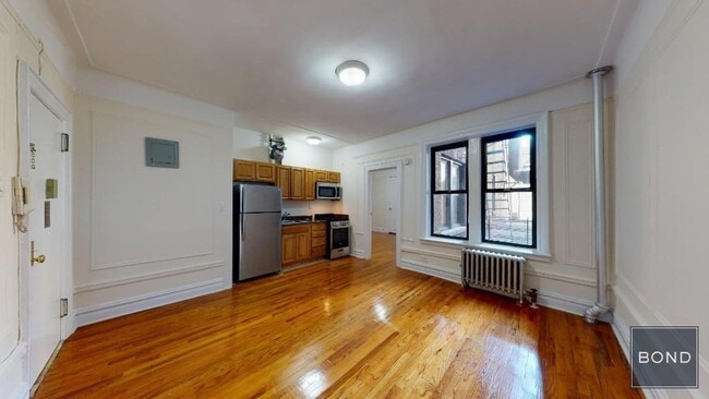 Building Photo - 605 W 170th St
