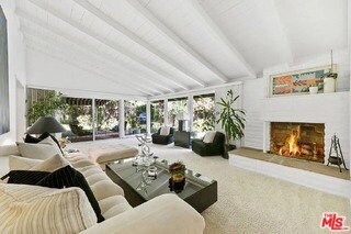 Foto del edificio - 4363 Hayvenhurst Ave