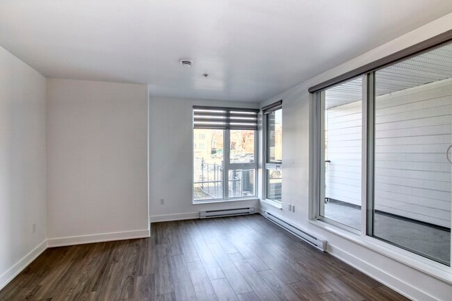 Building Photo - 9675 Av. Papineau
