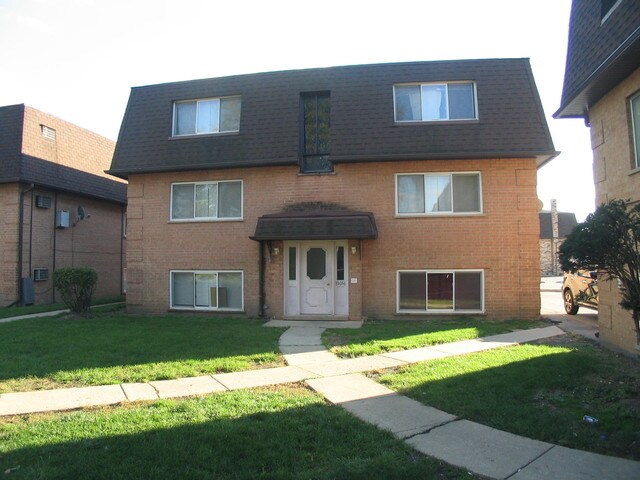 Primary Photo - 10056 Holly Ln