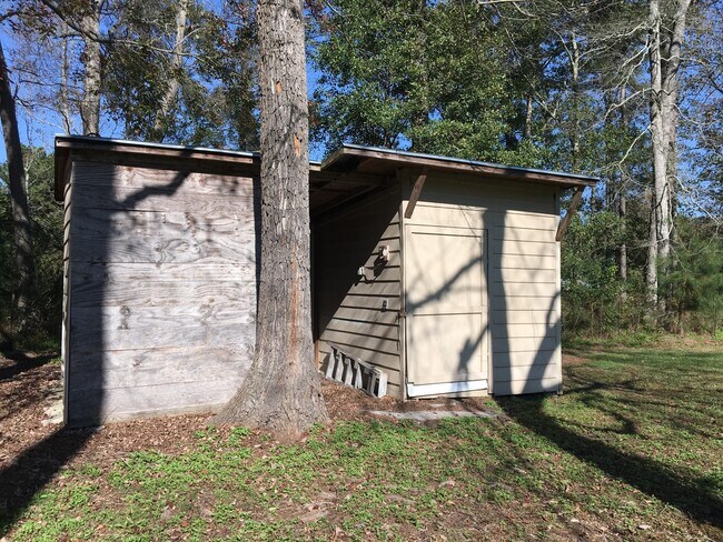Foto del edificio - 921 Fire Tower Rd