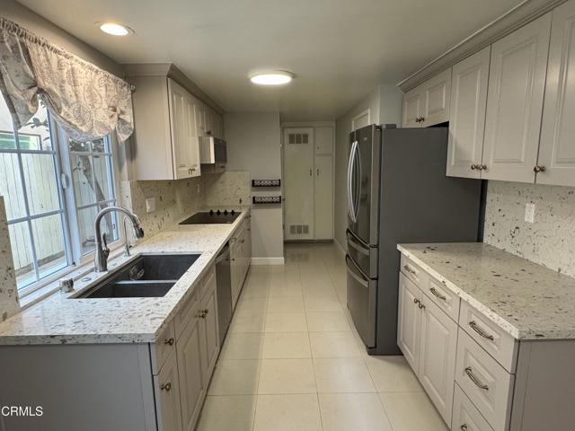 Foto principal - 327 E Live Oak St