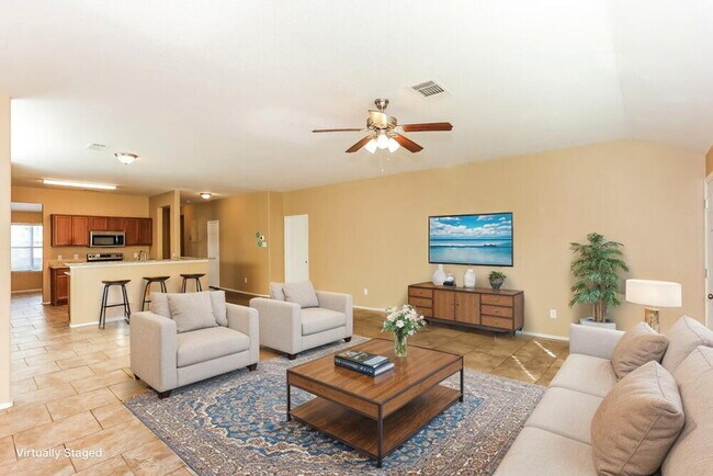 Foto del edificio - 144 Triumph Rd