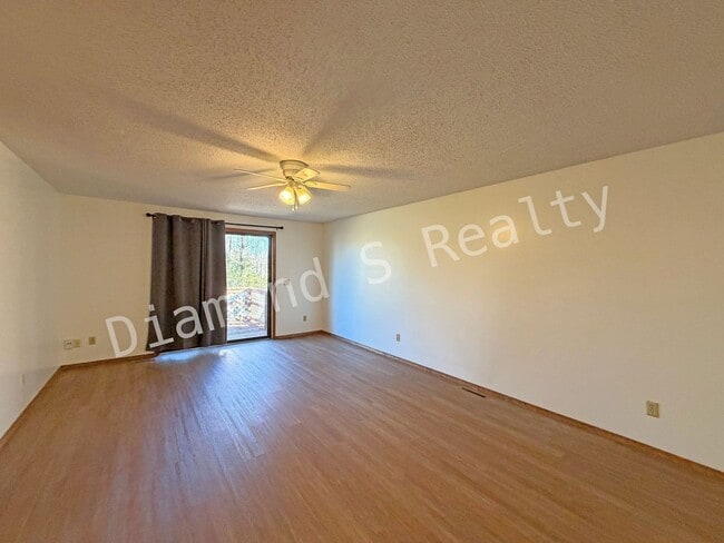 Foto del edificio - 2335 W Farm Rd 164