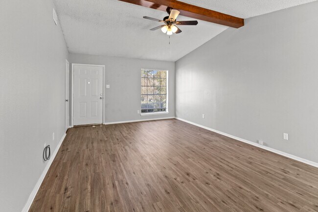 Foto del edificio - 7127 Gatewood Dr