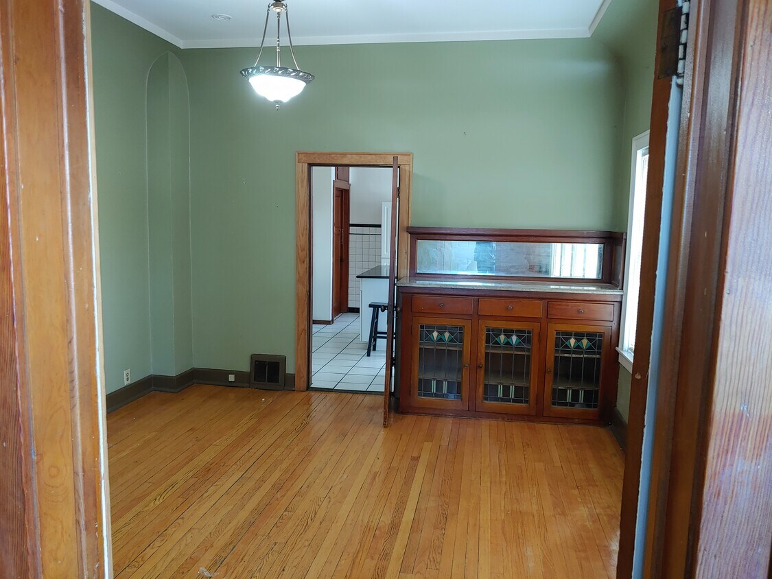 Living Room - 713 E Brady St