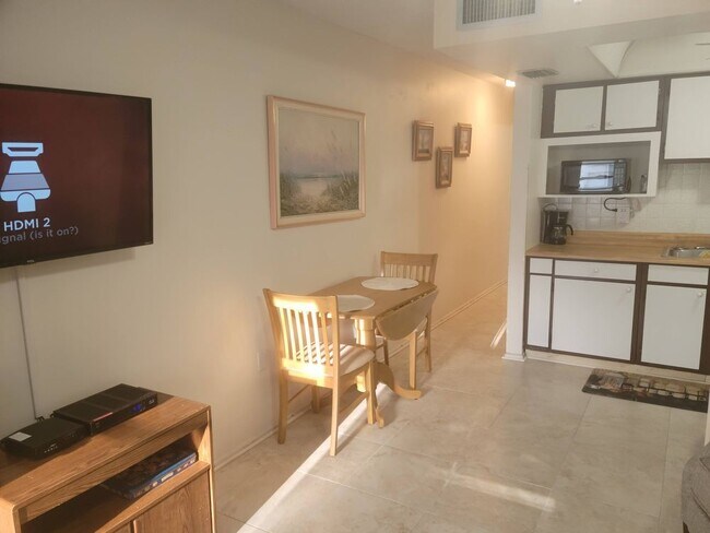 Foto del edificio - Harbor House one bed one bath