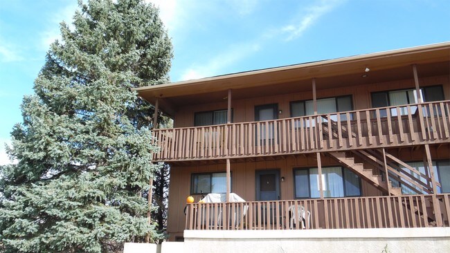Building Photo - 1480 Hathaway Dr