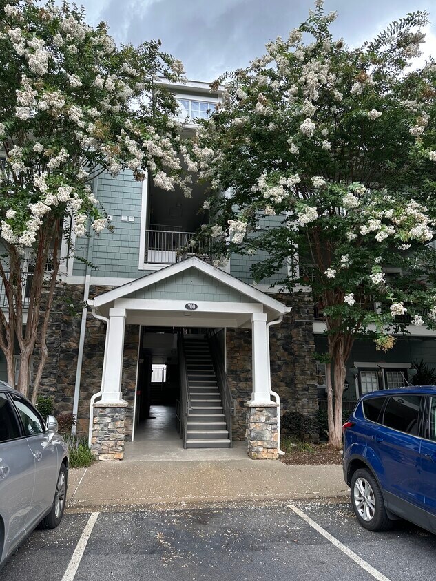 Foto principal - 700 Vista Lake Dr