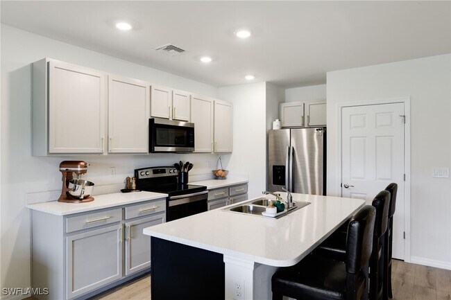 Foto del edificio - 15338 Wildflower Cir