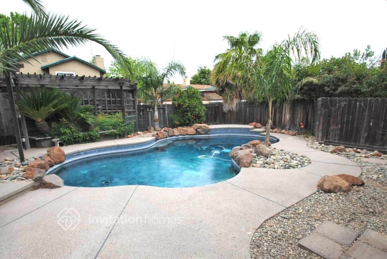 Building Photo - 3757 N Country Dr