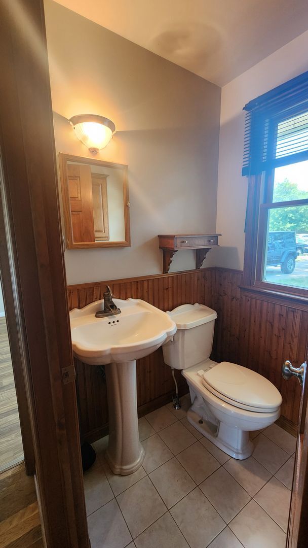 Building Photo - 4 Bed 1.5 bath in Dover