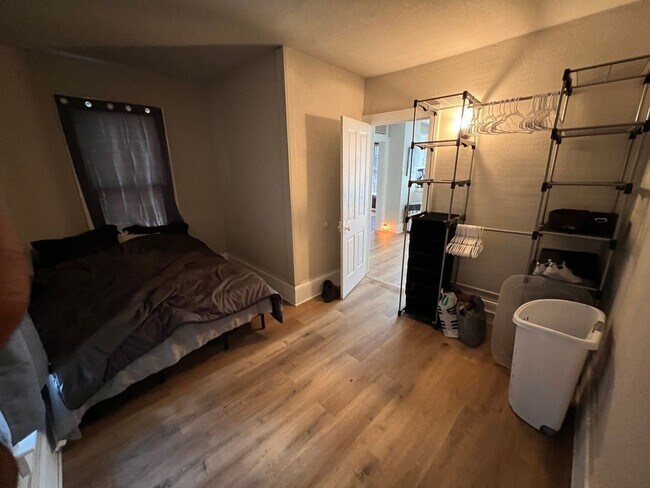 Building Photo - 531 N Appleton St.