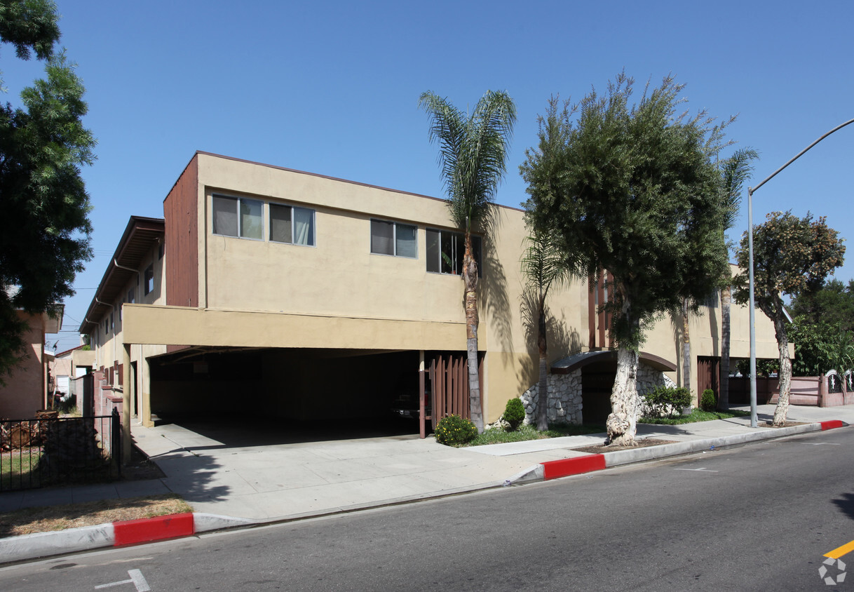 Primary Photo - 5951 Malabar St