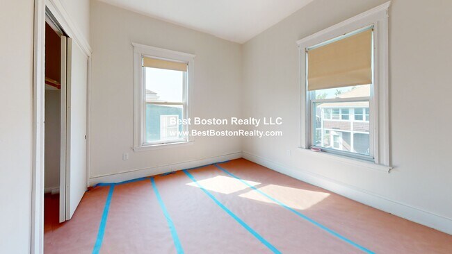 Building Photo - 47 Curtis Ave