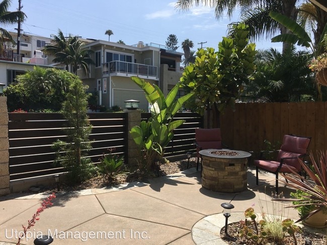 Building Photo - 4 br, 2.5 bath House - 2156 Montgomery Ave