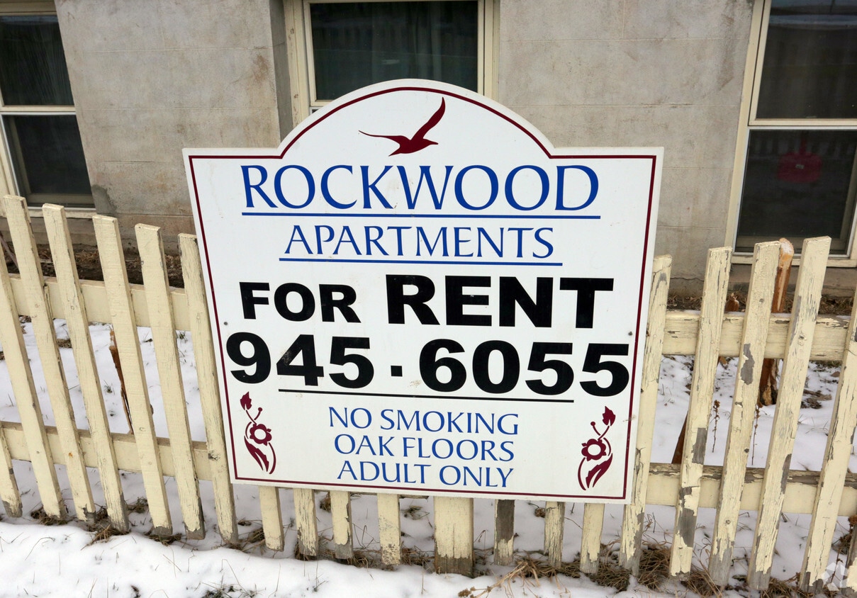 Parkview Apartments Apartments 10612 NW 97 Ave Edmonton, AB