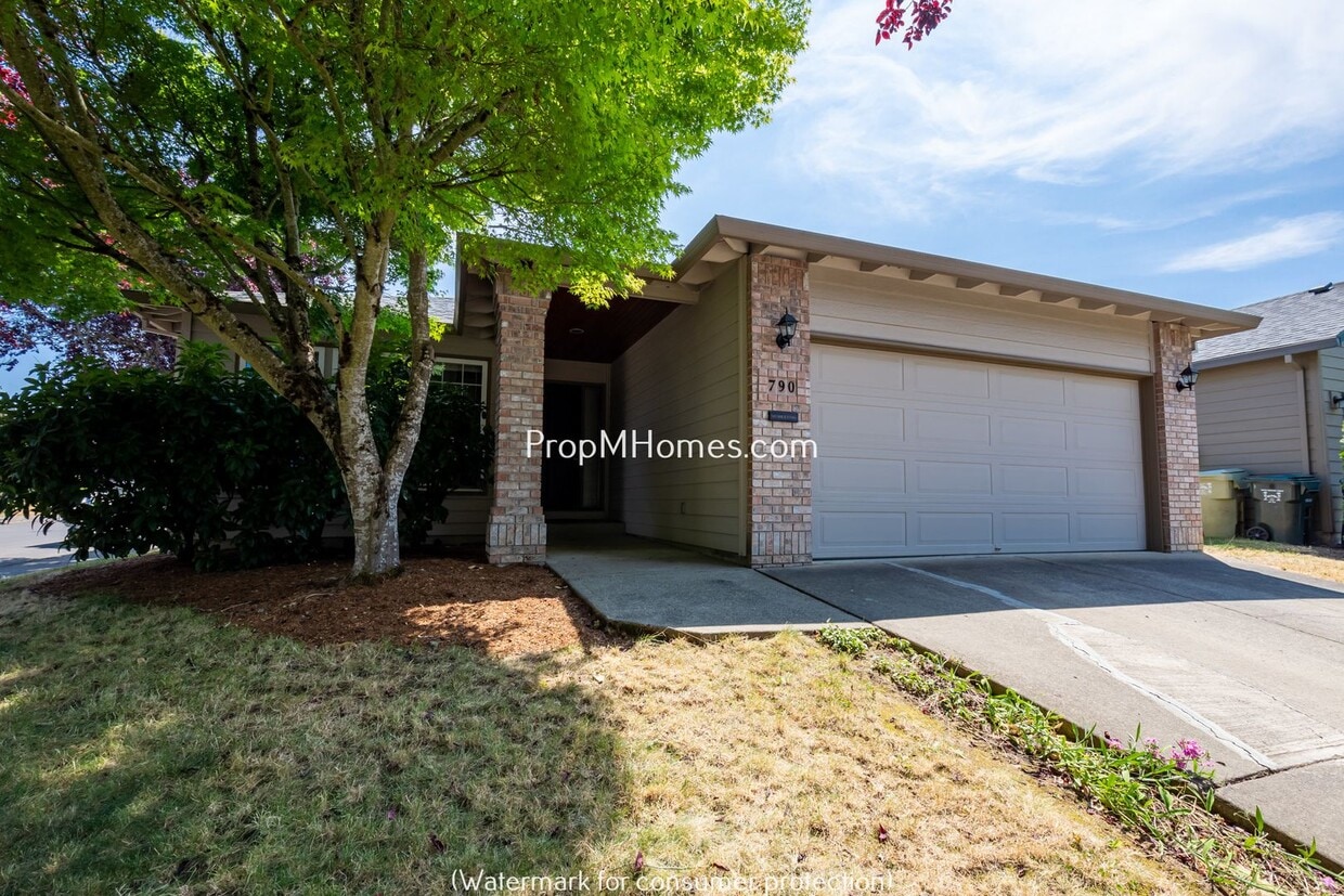 Primary Photo - Three Bedroom Ranch In Aloha On Peaceful C...