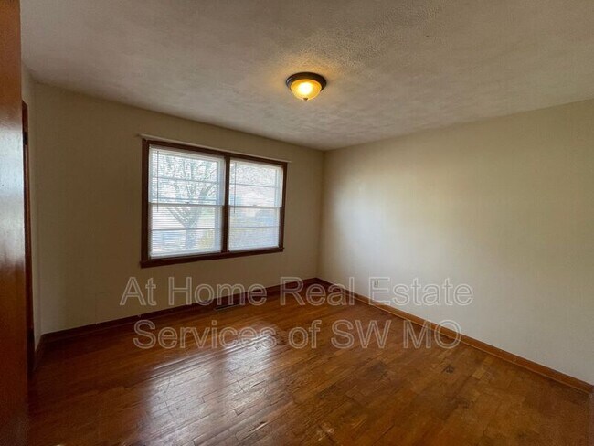 Foto del edificio - 230 W Whiteside St