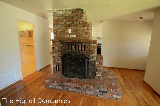 Building Photo - 3 br, 2 bath House - 3490 Riverside Drive