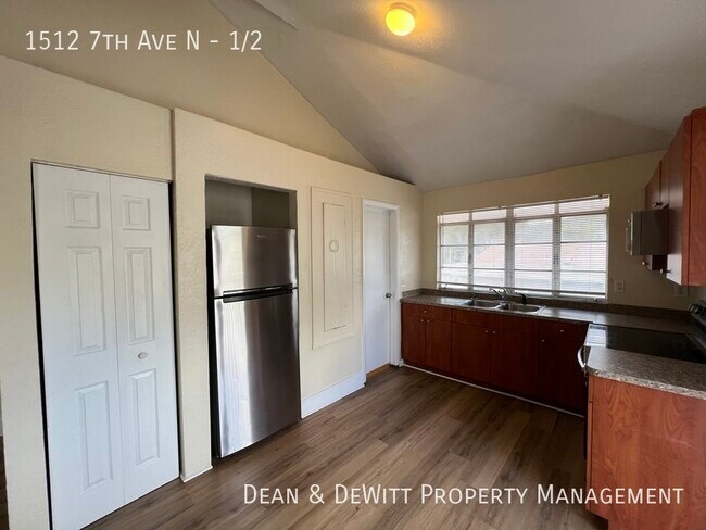 Foto del edificio - Historic Uptown Studio - For Rent