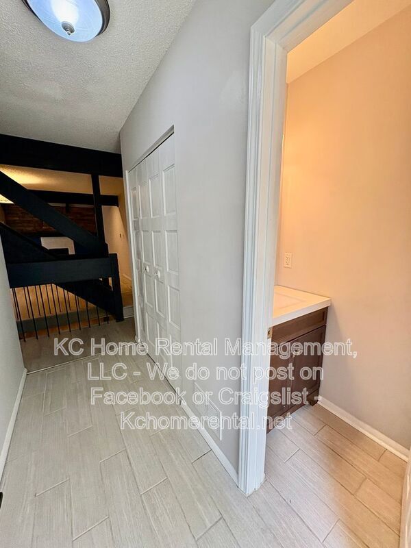 Foto del edificio - 8027 N Stoddard Ave