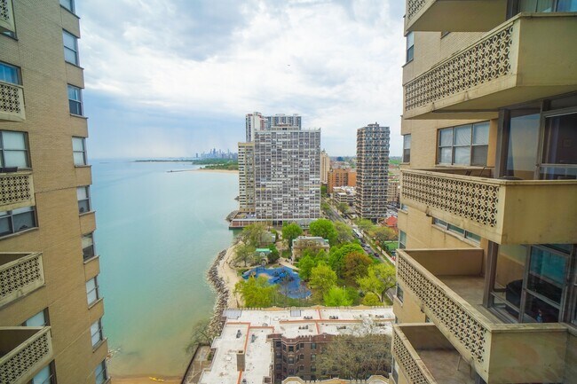 Foto del edificio - 6301 N Sheridan Rd