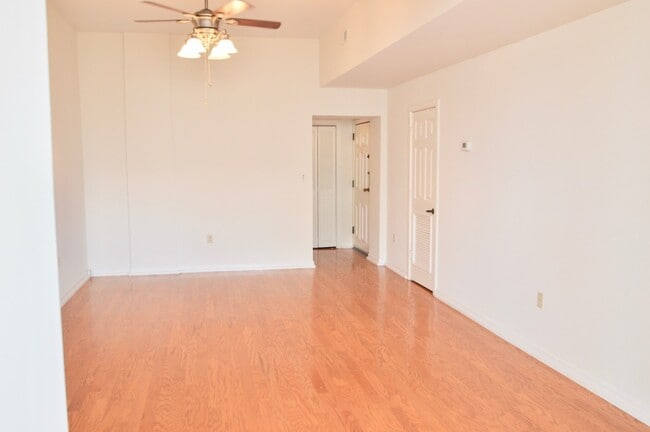 Building Photo - 55 Ashley Ave
