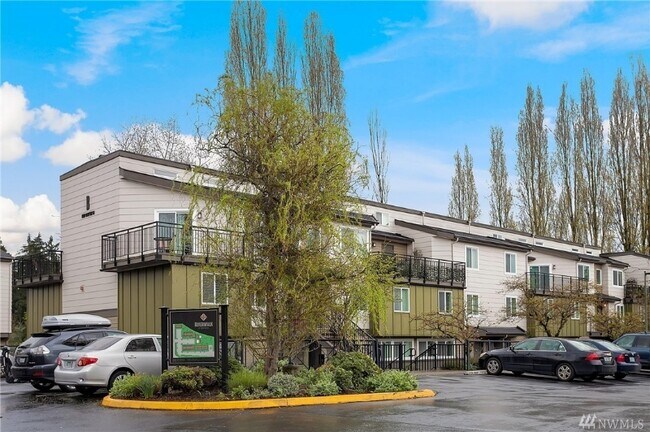 Foto del edificio - 15819 Leary Wy