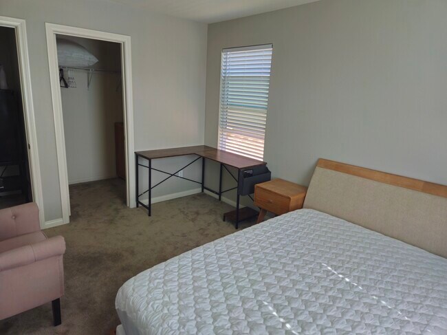 Foto del edificio - 845 Brynlee Pl