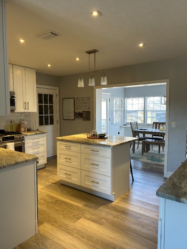 Foto del edificio - 1402 Clay Ave