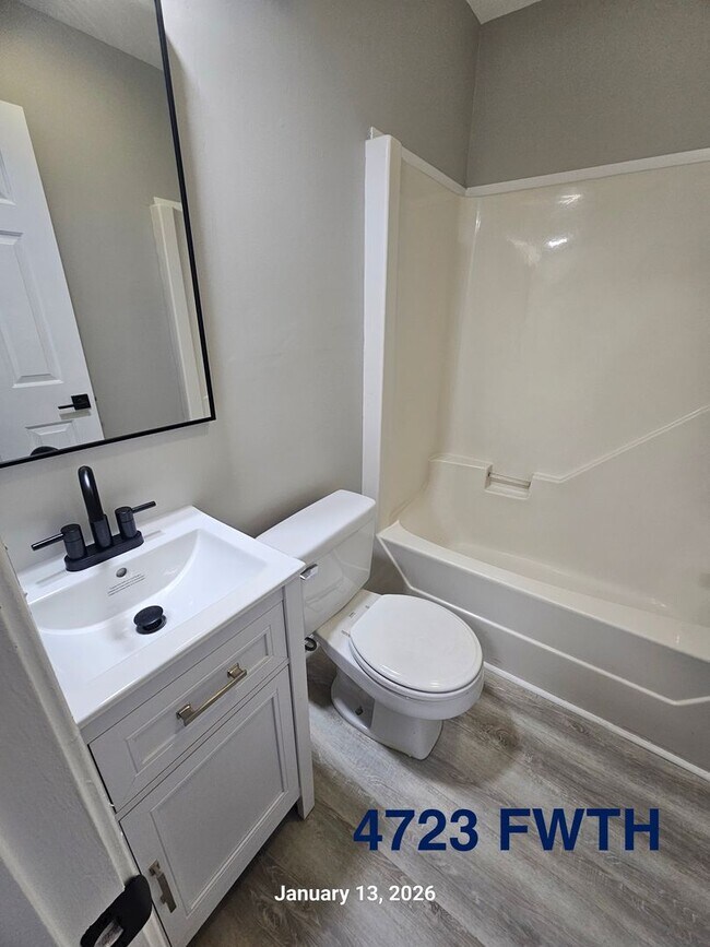 Foto del edificio - FAIRWAY TOWNHOMES