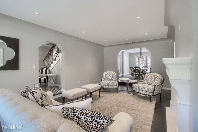 Foto del edificio - 3 br, 2.5 bath Townhome - 250 N Harrison St