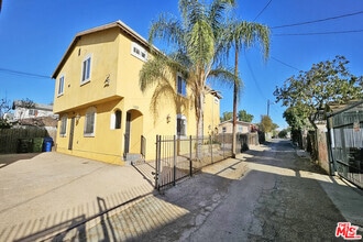 Building Photo - 1434 Ricardo St