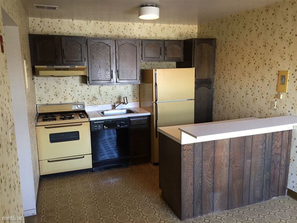 16 Cedar Ct Unit C, East Haven, CT 06513 Condo for Rent in East Haven