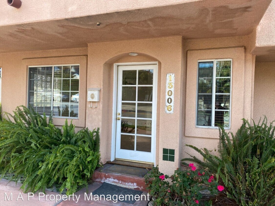 Primary Photo - 2 br, 2 bath Apartment - 13006 Beverly Blvd.