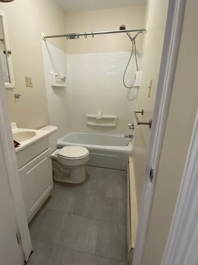 Primary Photo - 11 Downs Ave