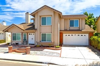 Building Photo - 36 Woodswallow Ln