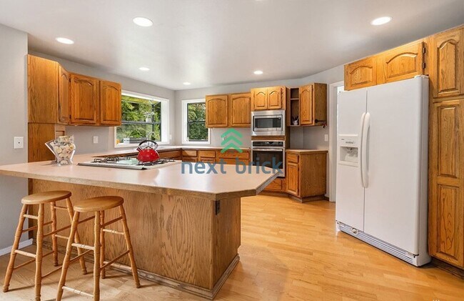 Foto del edificio - 4 Bed 2.5 Bath Custom Built Single-family ...